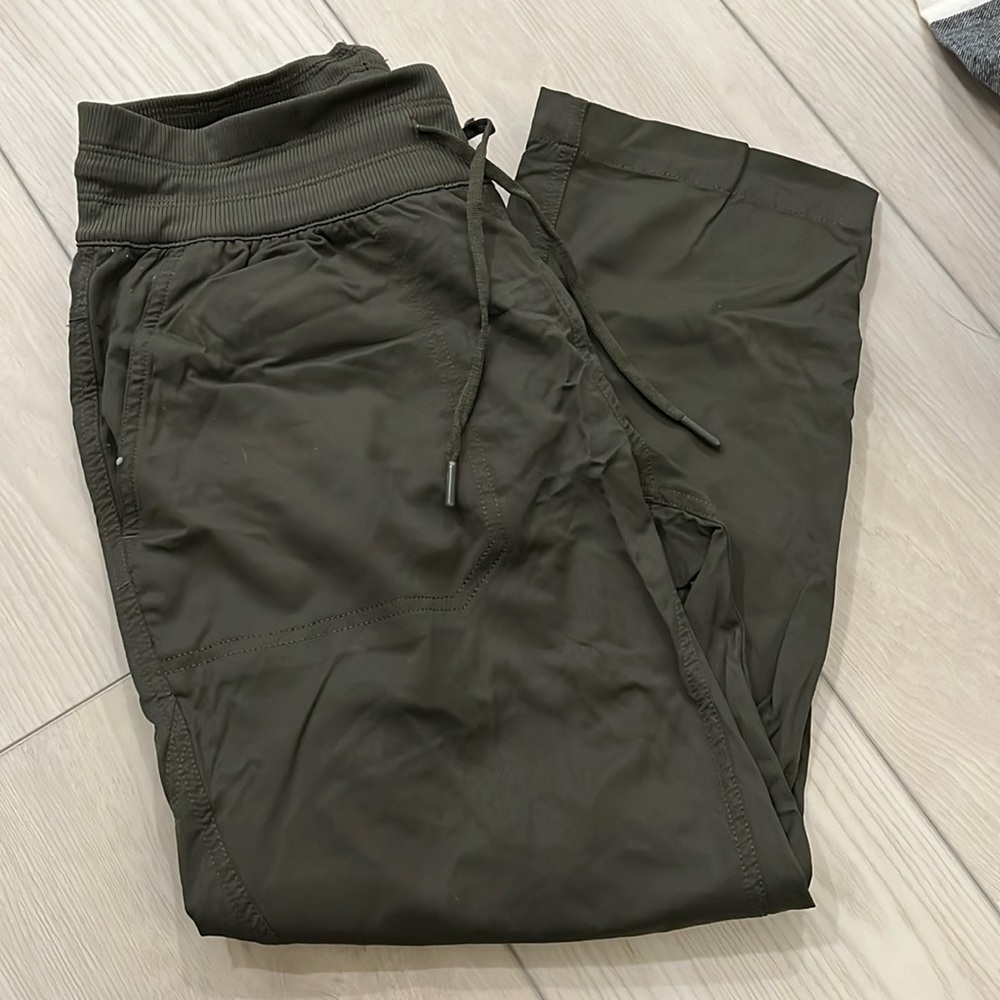 Olive green North Face capri pants
